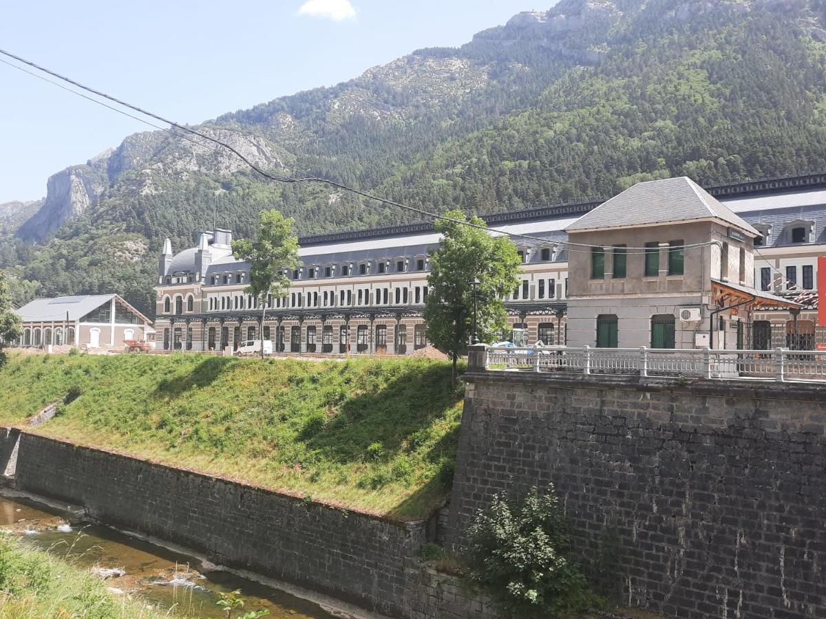 Acogedor Y Calido Apartamento Con Vistas A La Montana Канфранк Экстерьер фото